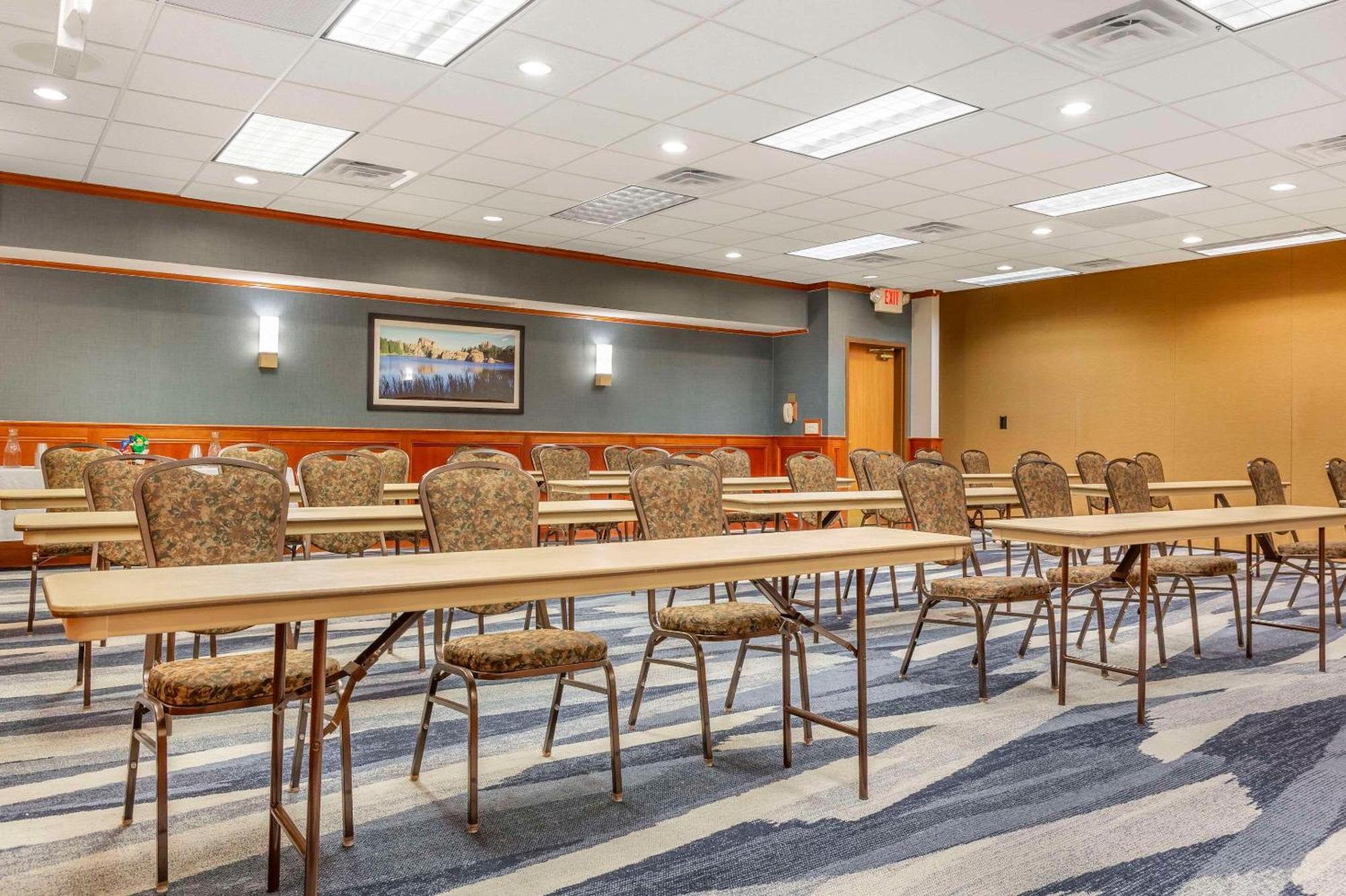 Comfort Inn & Suites Rapid City Near Mt Rushmore Εξωτερικό φωτογραφία